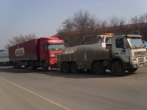 Эвакуация грузовой техники. Техпомощь стоимость услуг и где заказать - Новосибирск