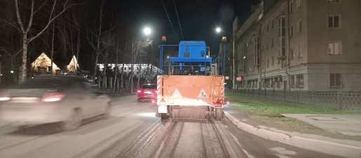 Уборка улиц и дорог спецтехникой и дорожными уборочными машинами стоимость услуг и где заказать - Новосибирск