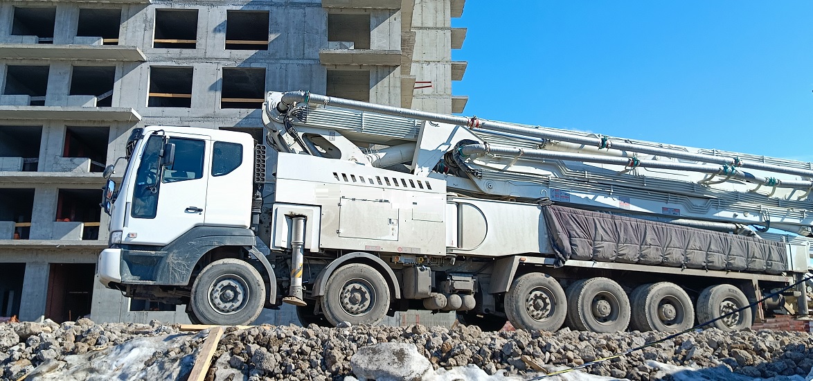 Услуги и заказ бетононасосов для заливки бетона в Мошково